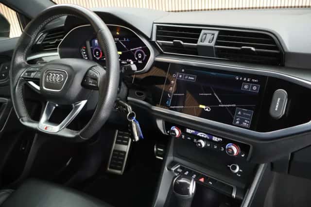 Audi Q3 Sportback (2022) thumbnail 3