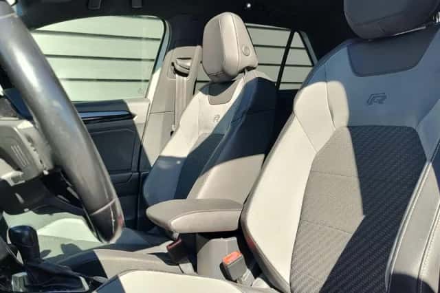 Volkswagen T-Roc (2020) thumbnail 3