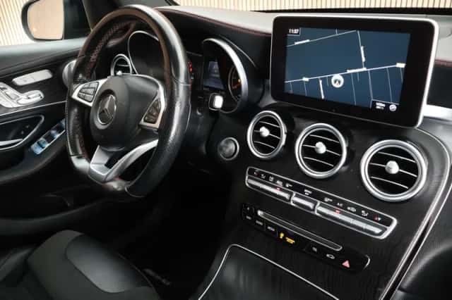 Mercedes-Benz GLC-Klasse (2016) thumbnail 3