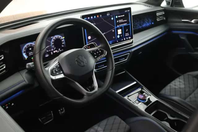 Volkswagen Tiguan (2025) thumbnail 3