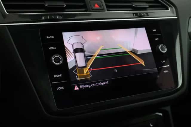 Volkswagen Tiguan (2022) thumbnail 5