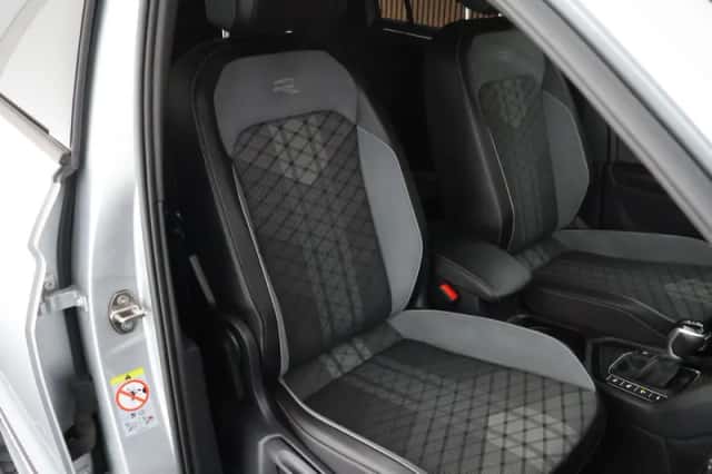 Volkswagen Tiguan (2021) thumbnail 2