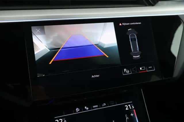 Audi e-tron (2023) thumbnail 5