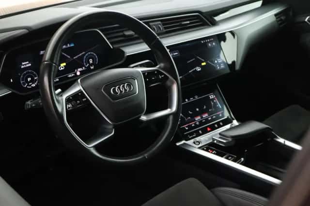 Audi e-tron Sportback (2020) thumbnail 3