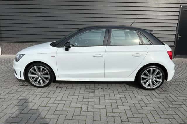 Audi A1 (2015) thumbnail 2