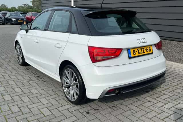 Audi A1 (2015) thumbnail 3