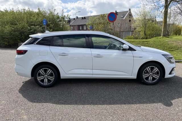 Renault Mégane (2021) thumbnail 4