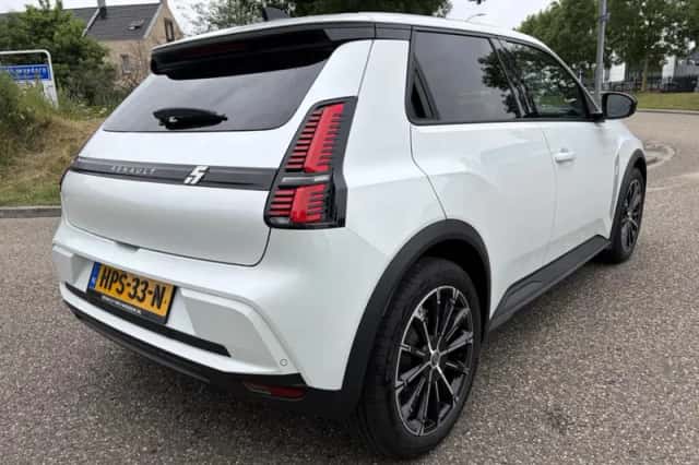 Renault 5 (2025) thumbnail 3
