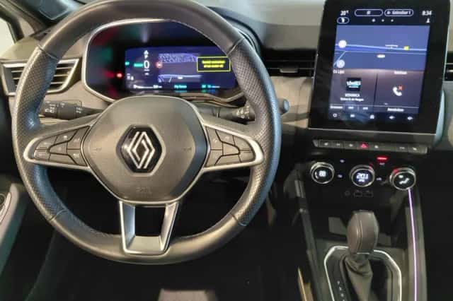 Renault Clio (2024) thumbnail 2