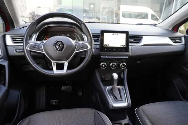 Renault Captur (2020) thumbnail 2