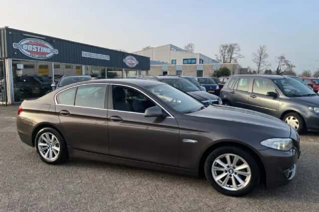 BMW 5-Serie (2012) thumbnail 2