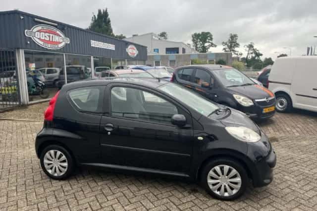 Peugeot 107 (2008) thumbnail 2