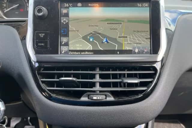 Peugeot 208 (2013) thumbnail 4