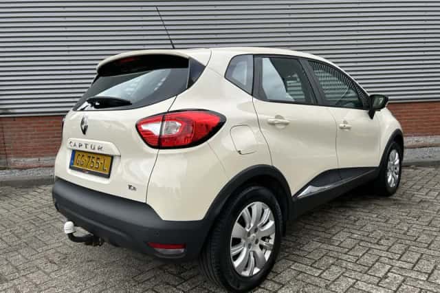 Renault Captur (2015) thumbnail 3