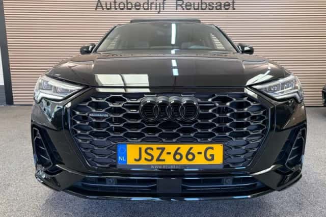 Audi Q3 (2019) thumbnail 3