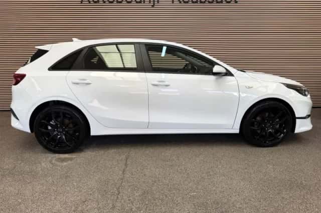 Kia Ceed (2022) thumbnail 5