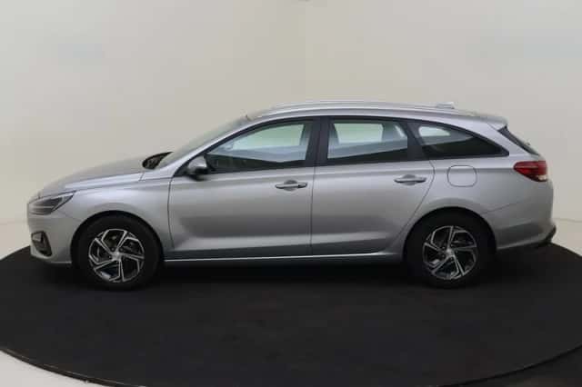 Hyundai i30 (2024) thumbnail 2