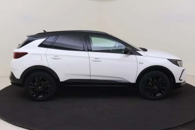 Opel Grandland (2024) thumbnail 6