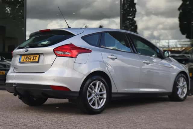 Ford Focus (2015) thumbnail 2