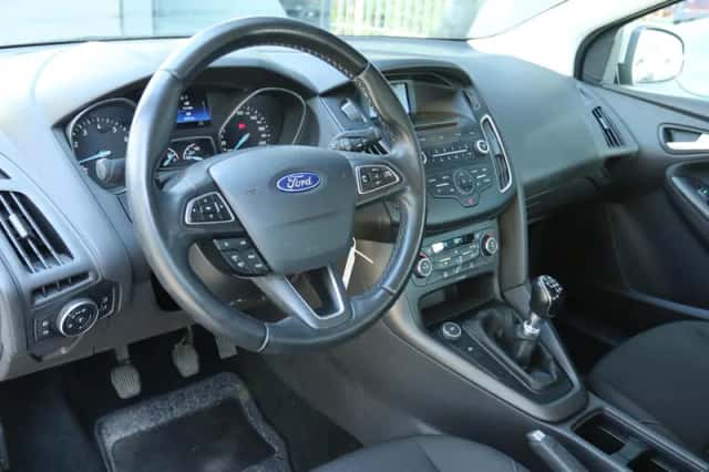 Ford Focus (2015) thumbnail 5
