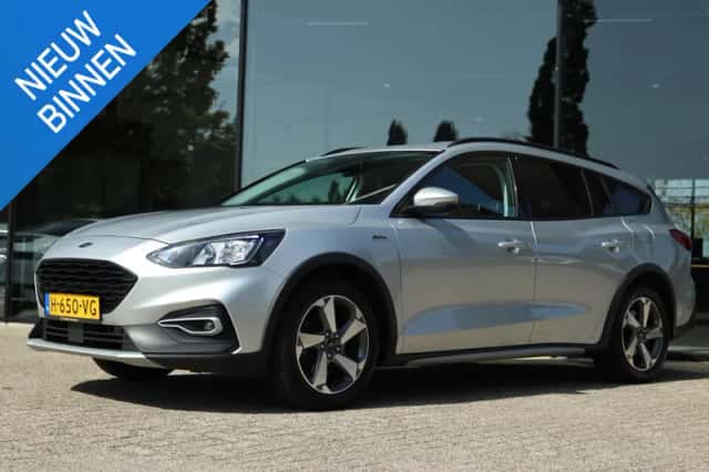 Ford Focus (2020) thumbnail 1