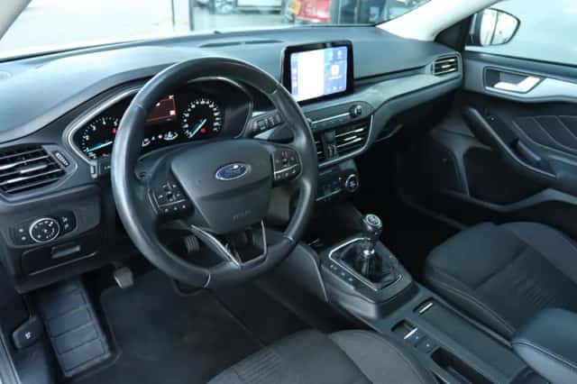 Ford Focus (2020) thumbnail 3