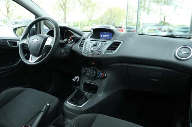 Ford Fiesta (2014) thumbnail 5