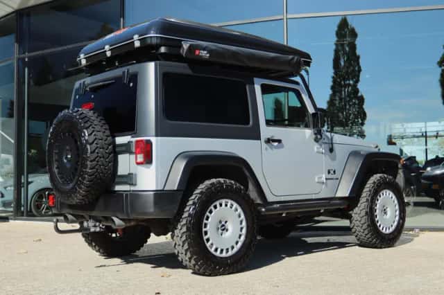 Jeep Wrangler (2008) thumbnail 2