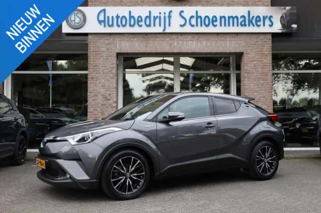 Toyota C-HR (2018) thumbnail 1