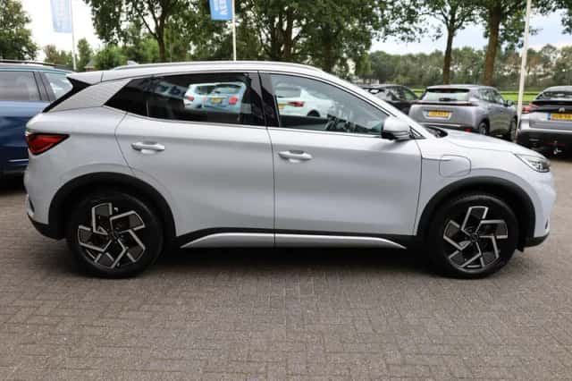 BYD Atto 3 (2023) thumbnail 3