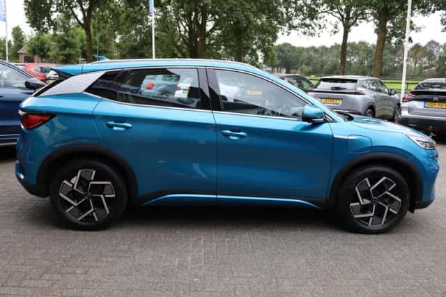 BYD Atto 3 (2023) thumbnail 3