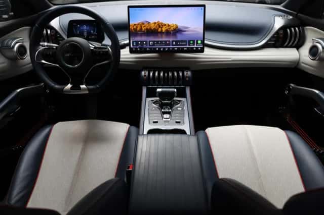 BYD Atto 3 (2023) thumbnail 6