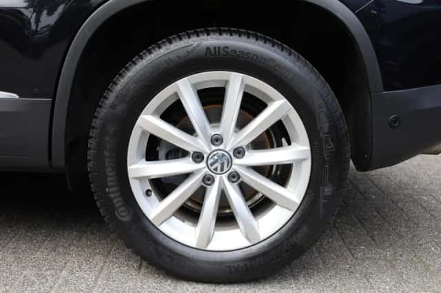 Volkswagen Tiguan (2015) thumbnail 4