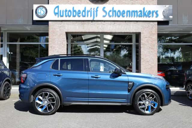 Lynk & Co 01 (2023) thumbnail 2
