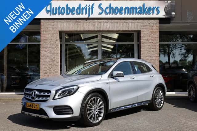 Mercedes-Benz GLA (2018) thumbnail 1