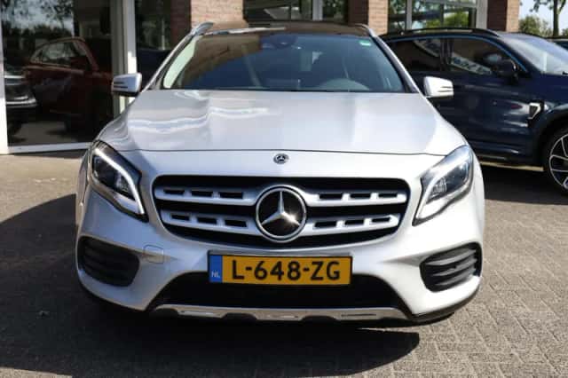Mercedes-Benz GLA (2018) thumbnail 5