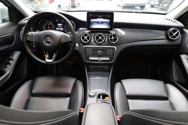 Mercedes-Benz GLA (2018) thumbnail 6