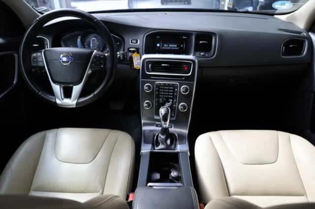 Volvo V60 (2015) thumbnail 6