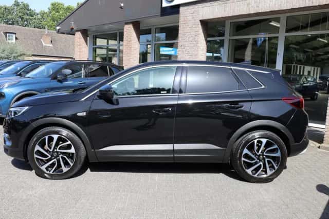 Opel Grandland X (2018) thumbnail 2