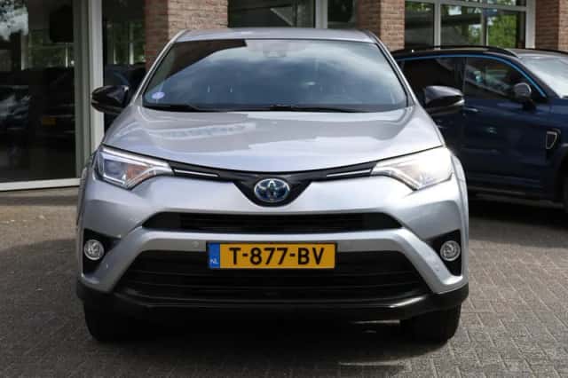 Toyota RAV4 (2018) thumbnail 4