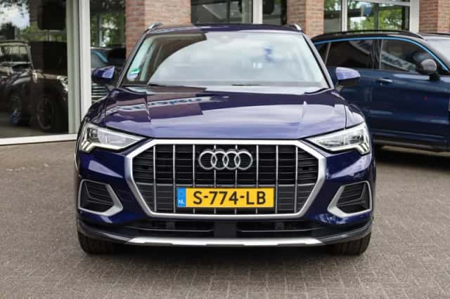 Audi Q3 (2021) thumbnail 4