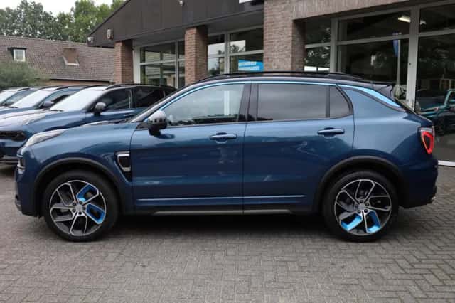 Lynk & Co 01 (2023) thumbnail 2