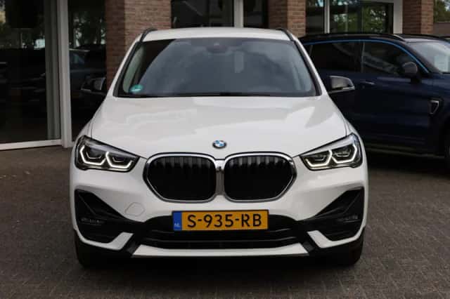 BMW X1 (2021) thumbnail 5