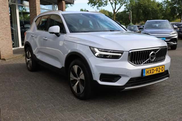 Volvo XC40 (2022) thumbnail 3