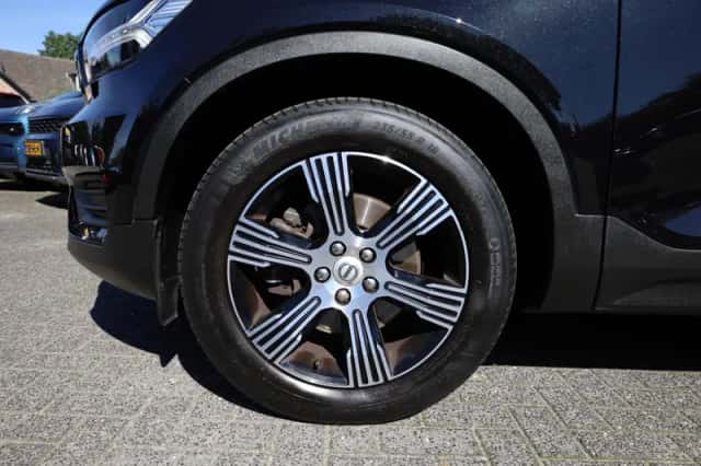 Volvo XC40 (2019) thumbnail 4