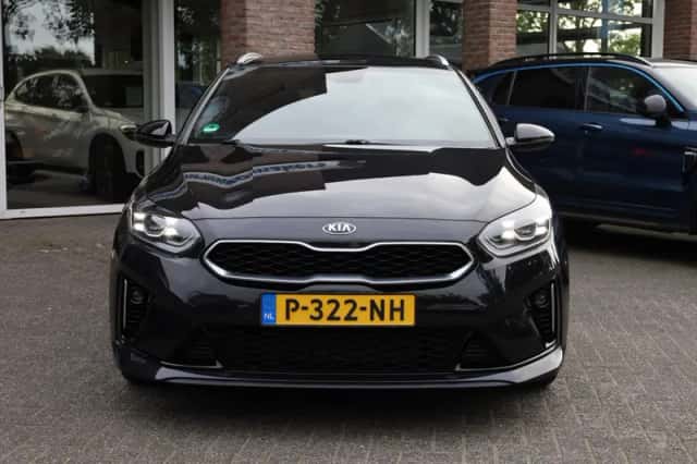 Kia ProCeed (2021) thumbnail 4