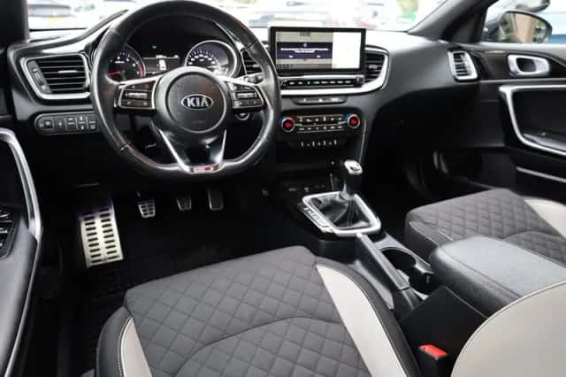 Kia ProCeed (2021) thumbnail 5