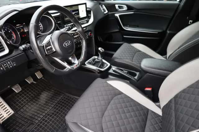 Kia ProCeed (2021) thumbnail 6