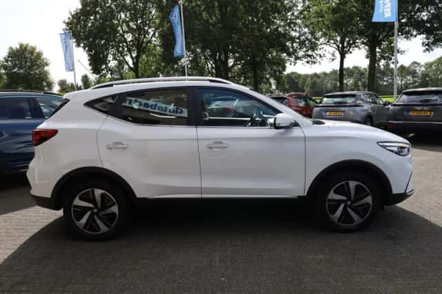 MG ZS EV (2022) thumbnail 2