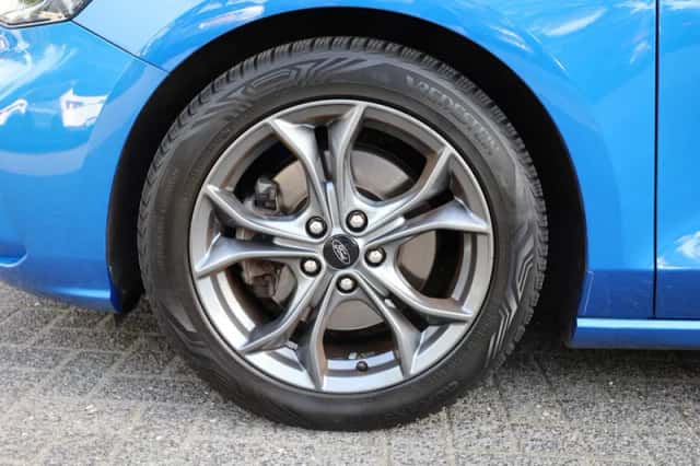Ford Focus (2019) thumbnail 3